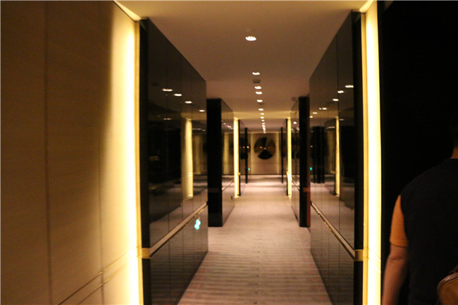 北京华尔道夫酒店客房层走廊