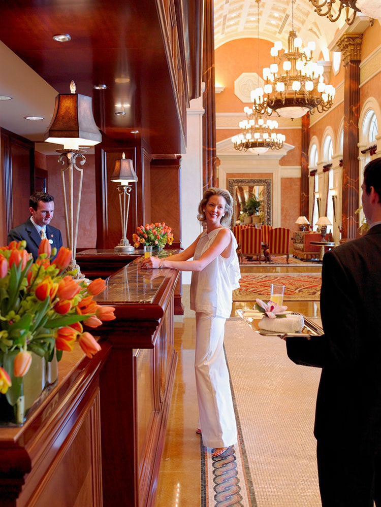 向高级五星级酒店学习高水准服务好服务来自好员工