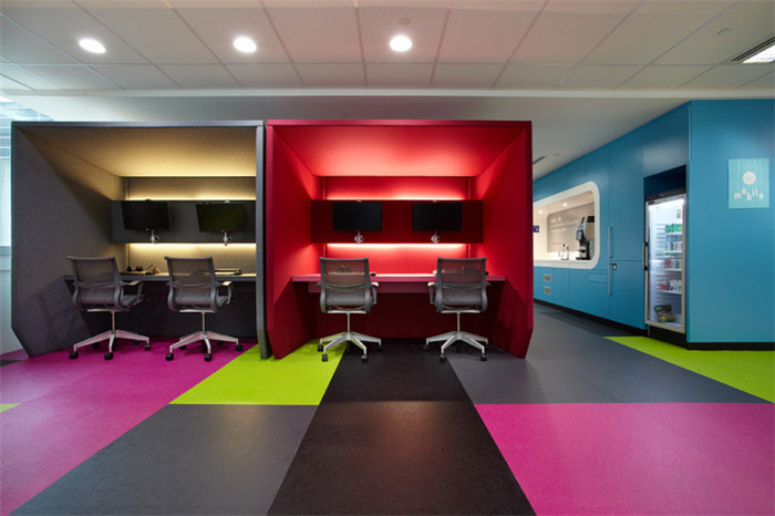 色彩亮丽的办公空间设计