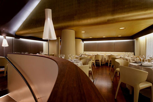 精致的现代泰式餐厅空间设计方案