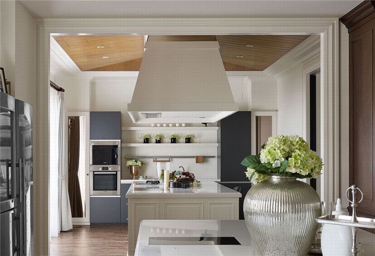 信阳大器美式别墅样板间厨房装修设计方案