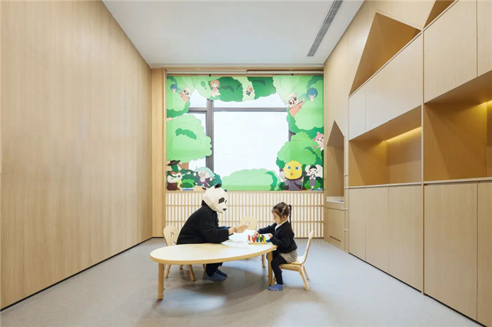 老师、家长和孩子都喜欢的高端早教机构美术教室设计方案
