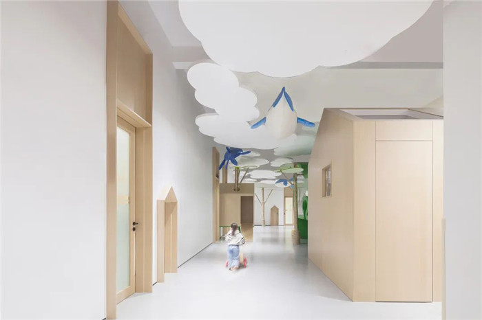 老师、家长和孩子都喜欢的高端早教机构走廊设计方案