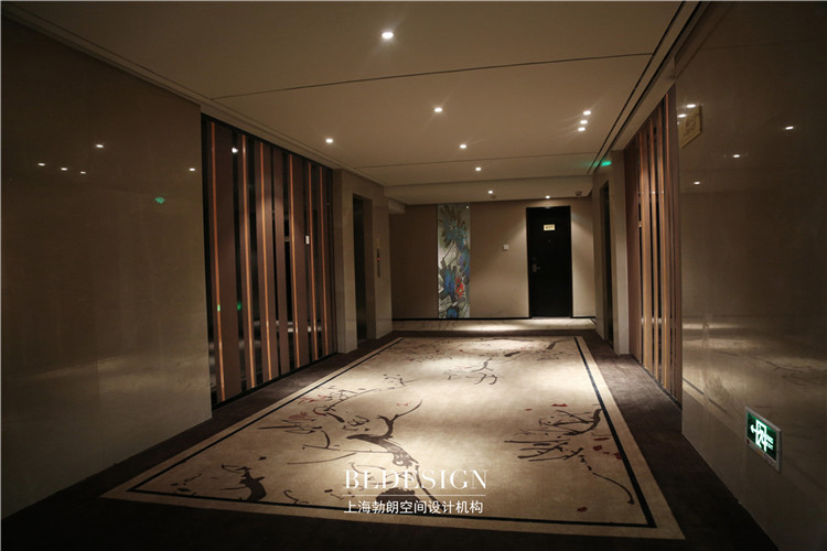 河师大沁园精品商务酒店电梯厅设计实景图