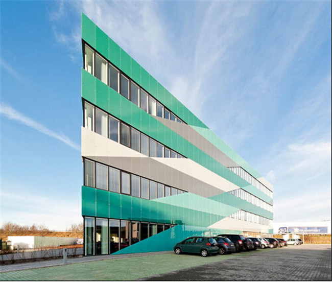 用色彩传递思维—丹麦UDK霍尔斯特办公大楼设计赏析