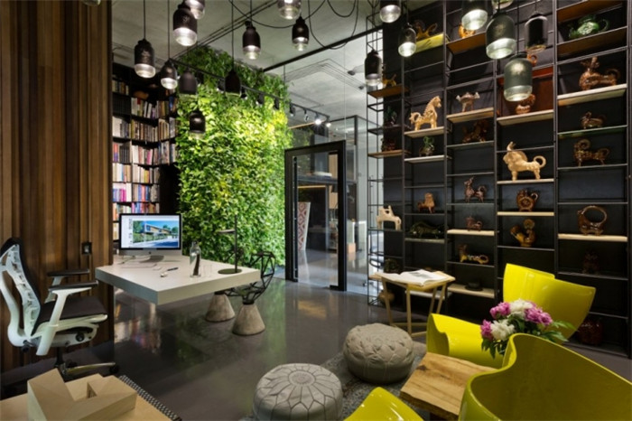 上海勃朗设计分享乌克兰创意办公室设计方案