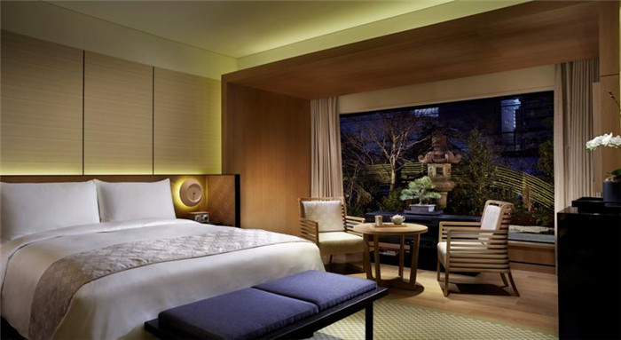 精致舒适的京都斯丽思卡尔顿酒店客房空间设计
