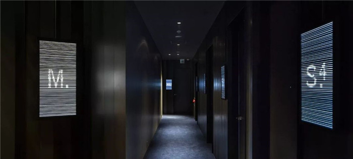 日本东京Hotel Koe性冷淡风精品酒店走廊设计图