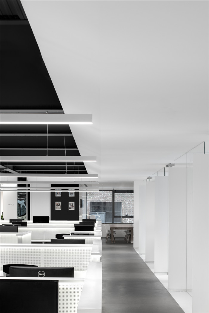 敞开办公区设计-几何艺术  混凝土现代风影视公司办公楼设计方案  