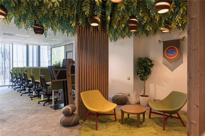 河南知名设计公司分享创意森林主题网络公司办公室装修