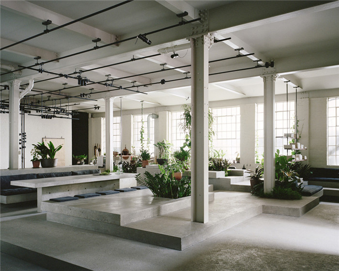 郑州勃朗设计推荐超美的绿植混凝土创意办公设计方案