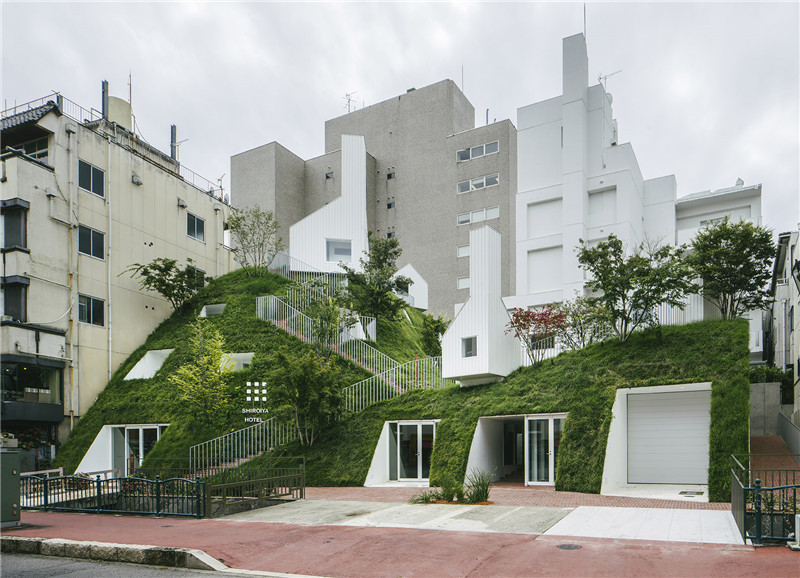 日本白井屋绿色工业风酒店设计案例赏析