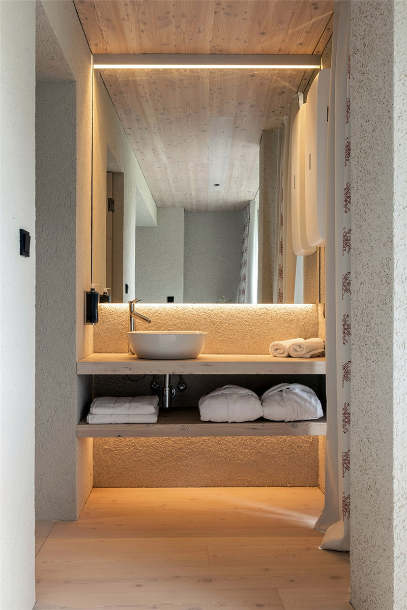 郑州勃朗设计推荐以木为元素的创意酒店改造设计